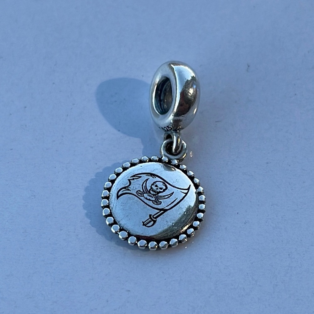 USB791169-G133 Pandora Tampa Bay Buccaneers Dangle Charm
